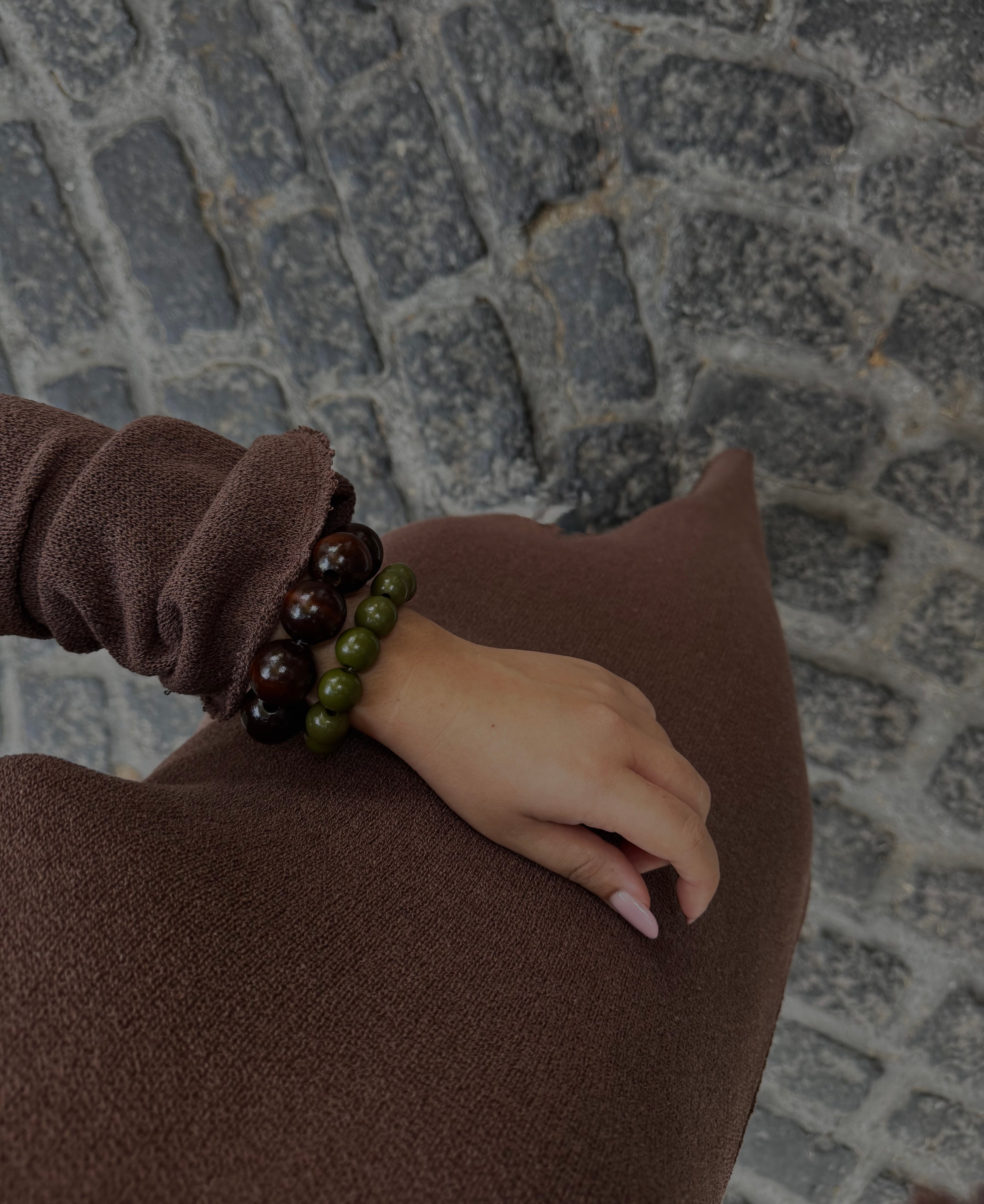 pulsera de bolas de madera